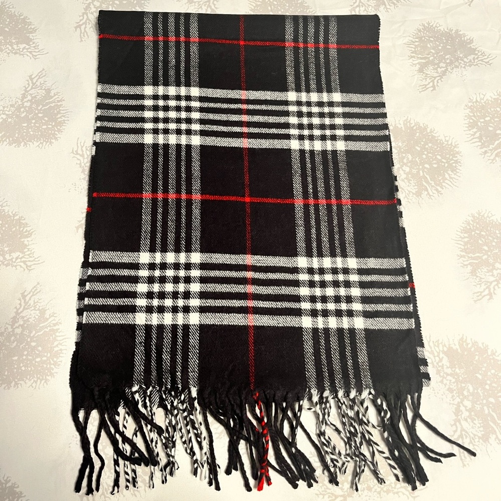 100% Cashmere Scarf. Designer-inspired - Picture 4 of 4